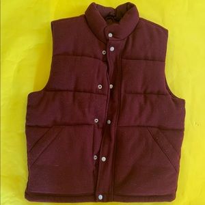 Old navy maroon vest size M. Very puffy